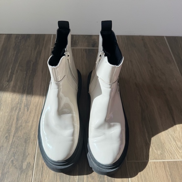 ZARA White Patent Leather Chelsea Lug Boot - Picture 3 of 6